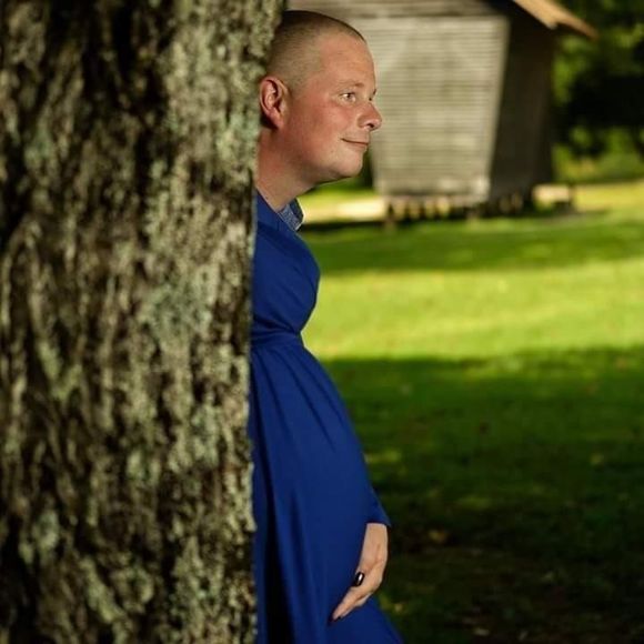 Meet your Posher, Allison - Picture 1 of 1